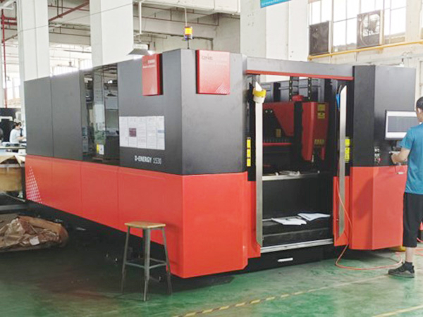 Laser cutting machine