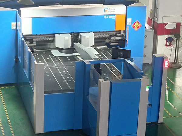 Flexible bending machining center